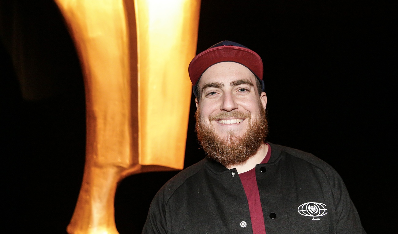 Des centaines de filles ont voulu accompagner Phil Roy au Gala Artis 2018