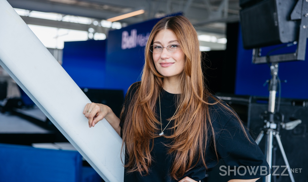 Image de l'article Katherine Levac pose avec sa nouvelle conjointe