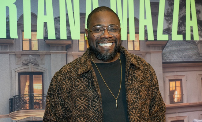 Image de l'article Richardson Zéphir pose avec sa conjointe humoriste sur un tapis rouge