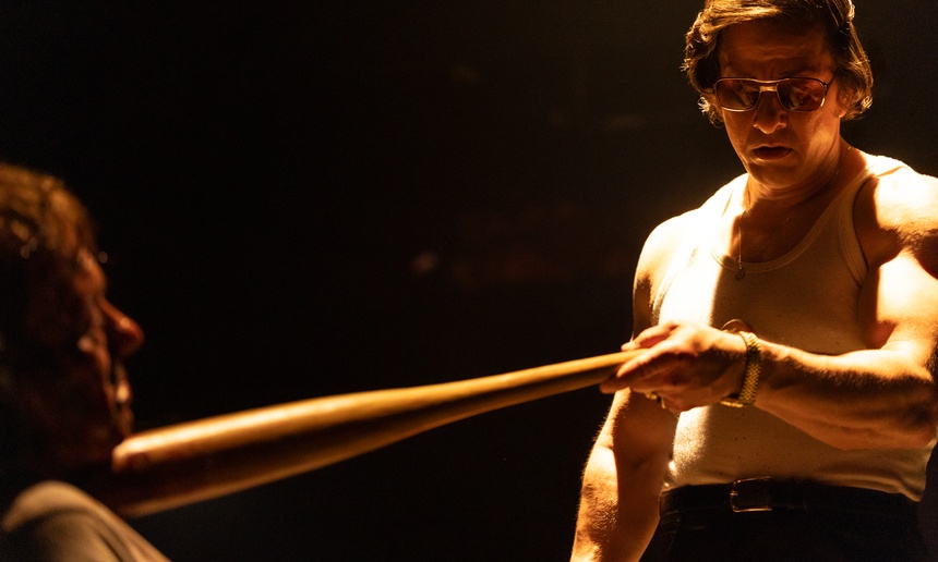 Bande-annonce : Mark Wahlberg méconnaissable dans le thriller By Any Means