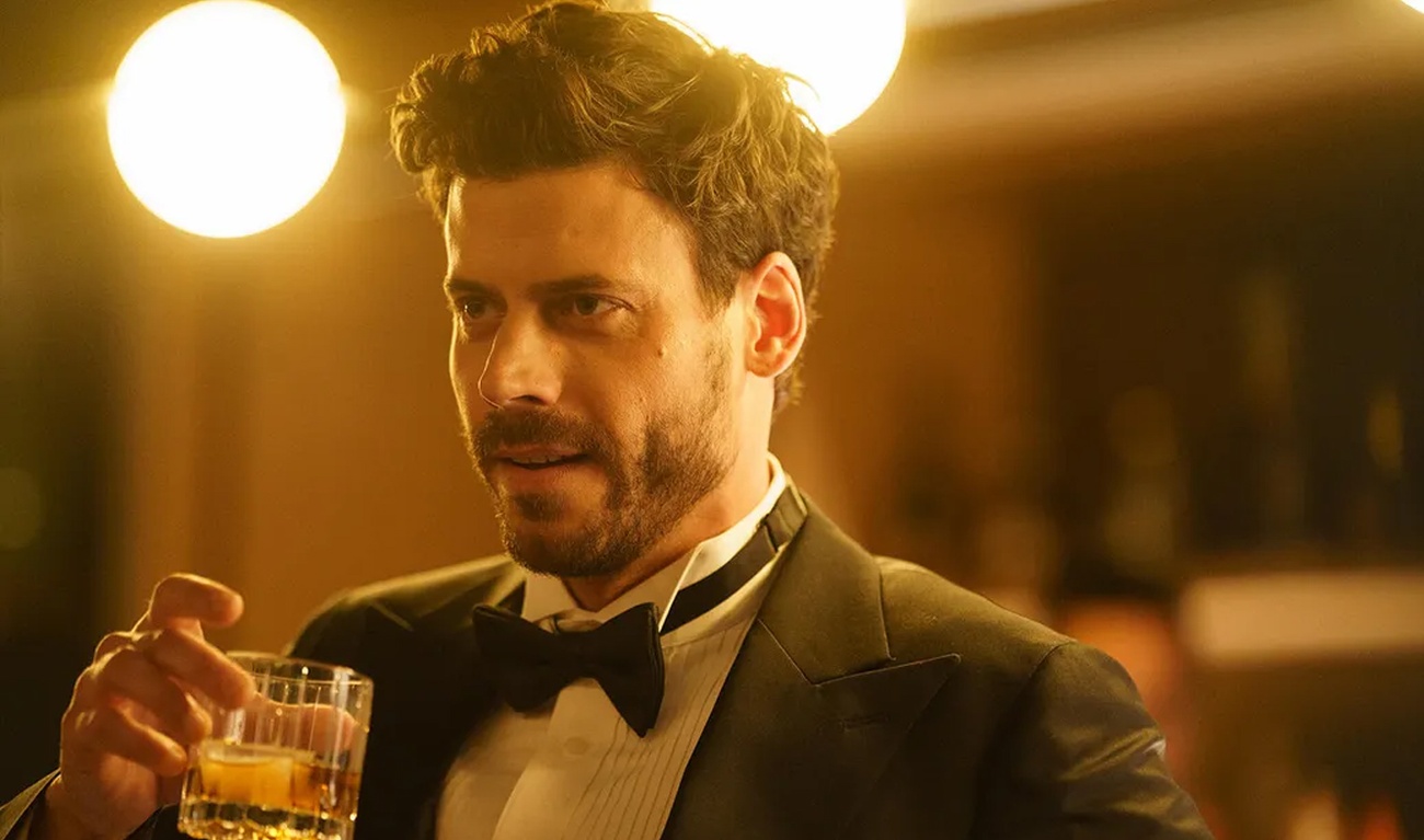 <em style="color: rgb(71, 85, 105);">Heated Rivalry</em>