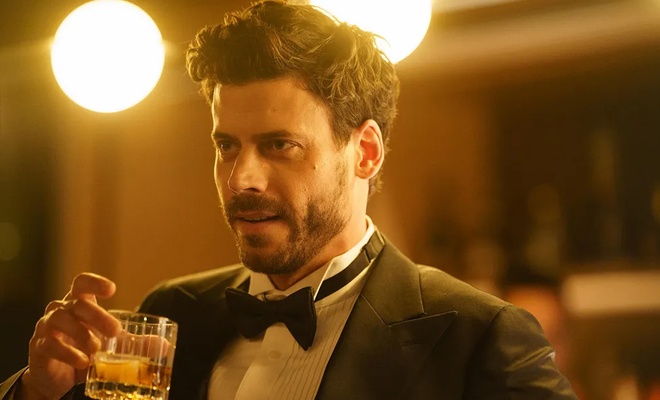 <em style="color: rgb(71, 85, 105);">Heated Rivalry</em>