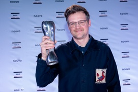 Matthew Rankin, récipiendaire du prix Meilleur réalisation pour Une langue universelle Matthew Rankin, récipiendaire du prix Meilleur réalisation pour Une langue universelle